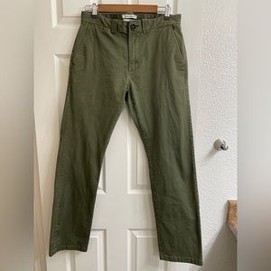 Billabong, Carter stretch size 30 men’s dress Chino pants in Army green